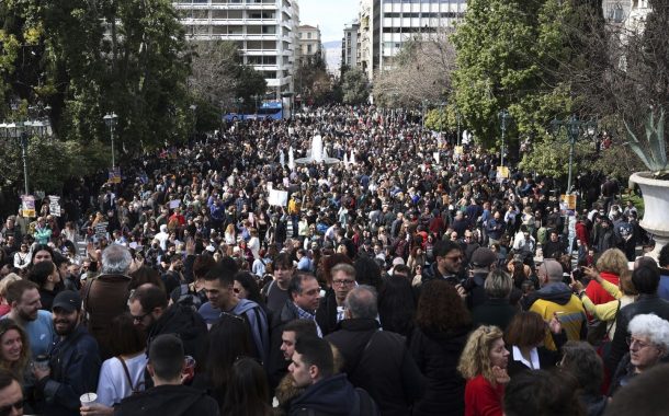 Arjantin'de binlerce kişi genel grev kapsamında hükümeti protesto etti